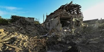 В результате ударов по Запорожью пострадали три человека