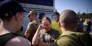 Россия и Украина вернули домой по 95 пленных