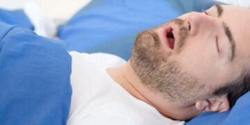 Как перестать храпеть: 5 простых лайфхаков помогут справиться с проблемой