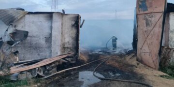 В Красноярском крае РФ загорелось хранилище с 3000 тоннами гороха