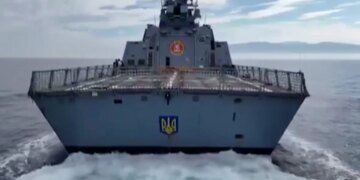 Новенький украинский корвет вышел в море. ВИДЕО
