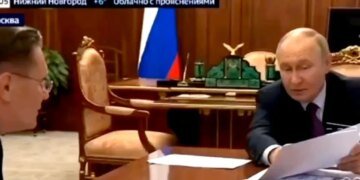 Путин требует нанести на карту арктическую железную дорогу: чиновник с перепугу разозлил “дедушку”. ВИДЕО