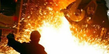 Российская металлургия ушла в штопор: санкции резали этот “хвост” по кусочку