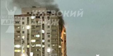 В Киеве взрывы: горят верхние этажи многоэтажки. ВИДЕО (обновлено)