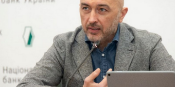 Голові НБУ довелося пояснювати причини подорожчання долара в Україні
