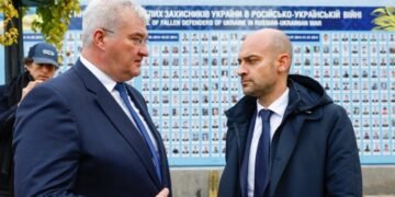 Глава МИД Франции: Париж готов обсуждать приём Украины в НАТО