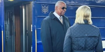 Остин: США вместе с международным сообществом продолжают поддерживать Украину
