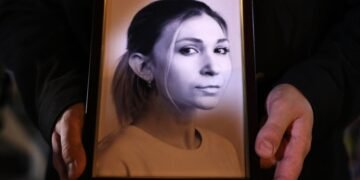 Адвокат Виктории Рощиной: «Отец питает надежды, что это какой-то розыгрыш»