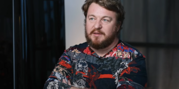 “Це було кохання”: відомий дизайнер розповів про стосунки з чоловіком