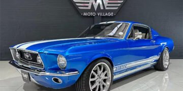 У Африці схрестили старовинний Ford Mustang та сучасний BMW M3. ФОТО