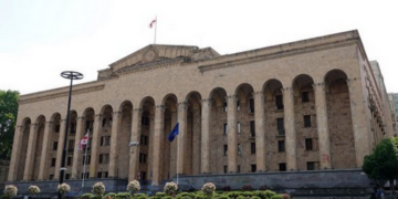 У Грузії закрили виборчі дільниці: екзитполи дають протилежні результати