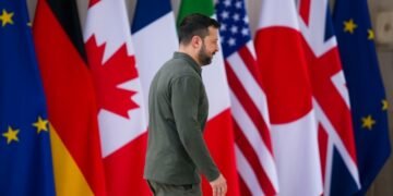 Страны G7 пообещали наложить на Россию еще более суровые санкции за войну в Украине