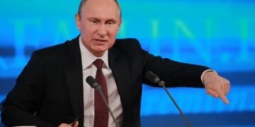 До 20 січня ще майже 2 місяці. Путін може встигнути навіть застосувати тактичну ядерну зброю “для більшого ефекту в очах Трампа”, – Голобуцький 