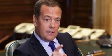 Медведев пригрозил США ядерным оружием и предрек крах западного миропорядка