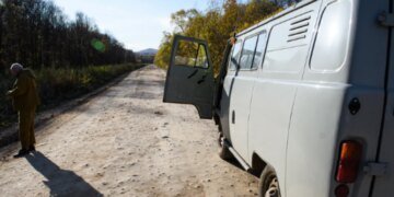 Оккупанты сбросили раненых, как балласт, но от FPV-дрона не ушли: ВИДЕО с фронта