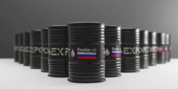 В России остановлены  три НПЗ: в разведке назвали причины
