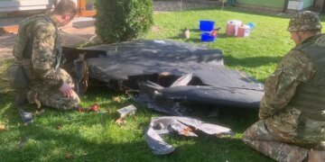 У Києві з даху приватного будинку зняли ворожий безпілотник. ВІДЕО