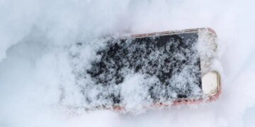 Как защитить смартфон на морозе: несколько практических советов
