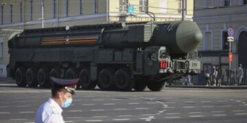 Что известно о ракете “Орешник”, которой Путин ударил по Днепру: мнение экспертов