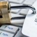 В чем украинцы хранят свои сбережения: какой валюте доверяют больше всего