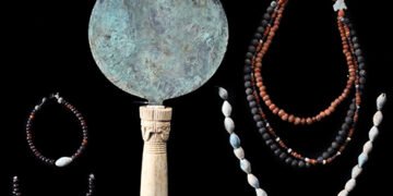 Багата знахідка: у Єгипті виявили гробницю зі скарбами