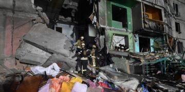 Россия вновь ударила авиабомбами по Харькову: 25 пострадавших