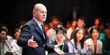 Маск назвав Шольца дурнем, канцлер Німеччини  відповів