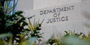 США обвинили гражданина Индии в незаконном экспорте американских авиационных компонентов в Россию