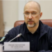 Шмигаль заявив, що повістки в першу чергу надсилають тим, хто не платить податки