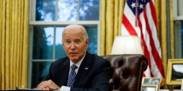 Reuters: Байден одобрил поставку противопехотных мин Украине
