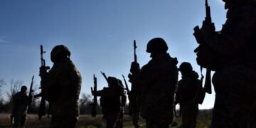 Снижать ли мобилизационный возраст в Украине? Позиции Киева и Вашингтона 