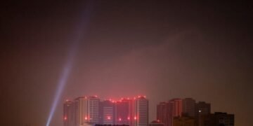 Украина заявила, что за ночь сбила 76 российских беспилотников