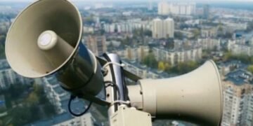 У частині Києва кілька днів не працюватиме система оповіщення повітряної тривоги: що сталося