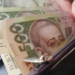 Зарплата в Україні: яку мінімалку закладено в держбюджеті на 2025 рік