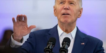 Нещодавні рішення Байдена можуть допомогти Трампу закінчити війну в Україні, – Bloomberg