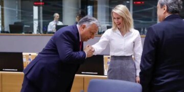 “Очень грубый” момент: Кая Каллас пошла на открытое противостояние с Орбаном из-за Украины