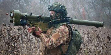 Филигранная работа: боец ВСУ сбил крылатую ракету из ПЗРК “Игла”. ВИДЕО
