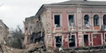 В Рыльске HIMARS прилетел по штабу 155-й бригады ВС РФ.  ВИДЕО первых минут