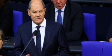 Поражение в войне, войска ФРГ и прекращение огня: Шольц подвел итоги года