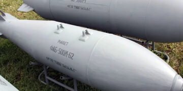 Поруч із житловими будинками: у Бєлгородській області російські літаки впустили ще дві авіабомби