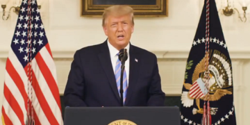 Трамп планує відвідати Париж у якості першої закордонної поїздки після перемоги на виборах