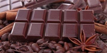Дієтолог назвав п’ять продуктів, які не варто їсти пізно ввечері, щоб не наснились жахіття