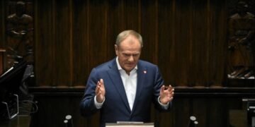 Туск: мирные переговоры по Украине могут начаться уже этой зимой