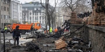 Обстрел Киева: 1 убит; поврежден Свято-Николаевский собор; пострадали  6 посольств