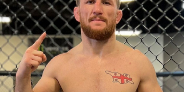 Чемпіон UFC влаштував бйку з уболівальником на турнірі