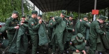 Приток контрактников в армию России существенно снизился