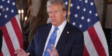 Трамп выразил намерение обсудить с Путиным и Зеленским вопрос о прекращении войны