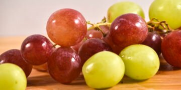 Навіщо іспанці на Новий рік їдять 12 виноградин: що це за традиція і для чого вона