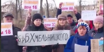Жители оккупированного Мариуполя обратились к Путину из котлованов на месте их домов. ВИДЕО