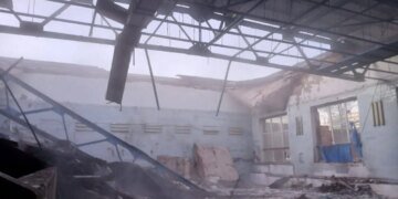 Во Владивостоке рухнула крыша в бассейне школы. ВИДЕО